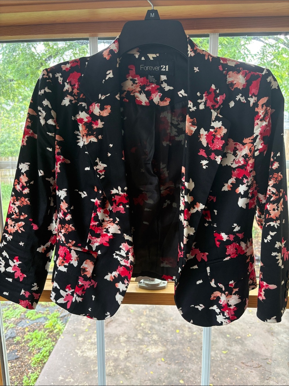 Petite black red and cream floral tight fit blazer